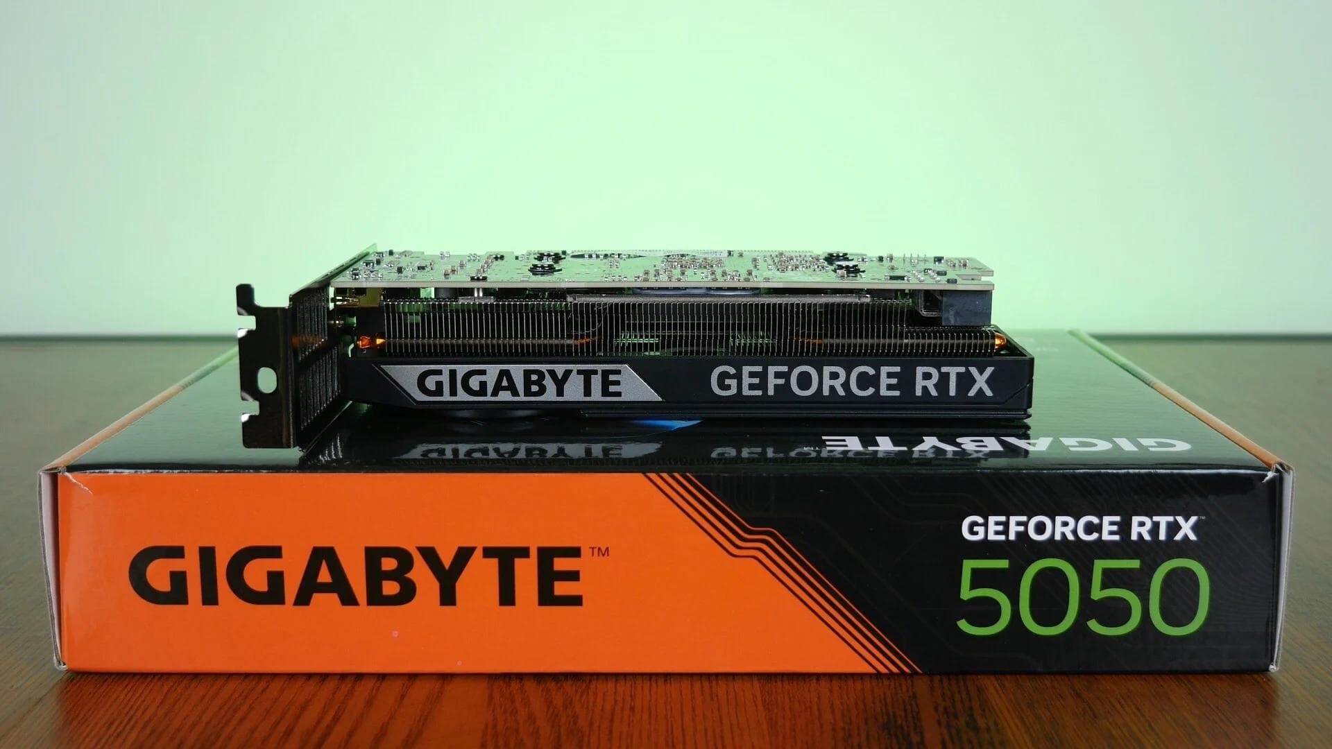 RTX 5050, excelente placa de vídeo custo-benefício, em promoção